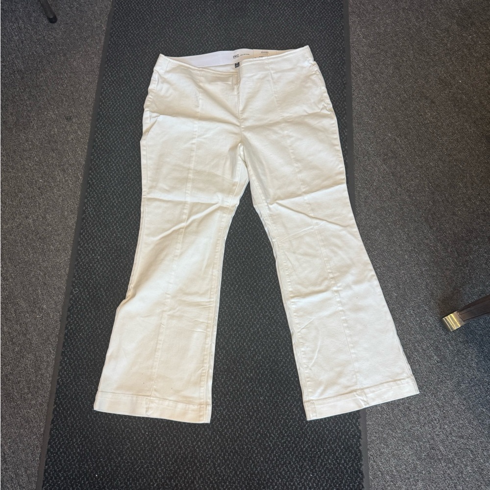 INC International Concepts Flare jeans  in white 20w